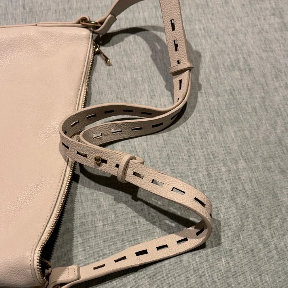 Elegant Cream Shoulder Bag